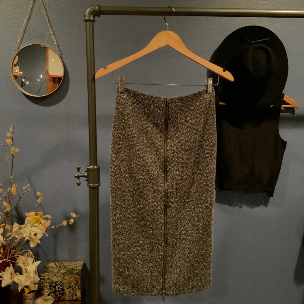 Pencil skirt with function zipper